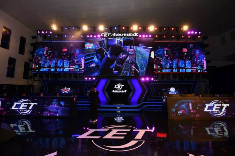 在刚刚打响 在刚刚打响