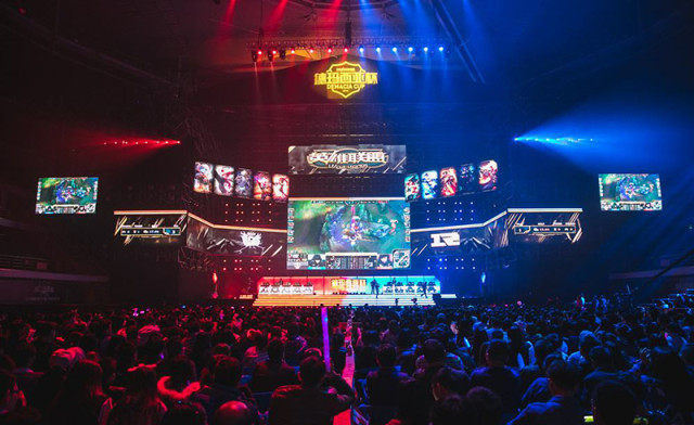 也映射了他 也映射了他