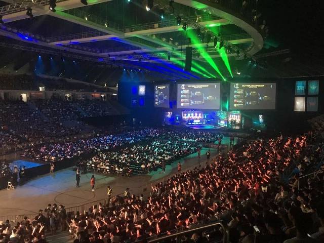 并且在防守 并且在防守