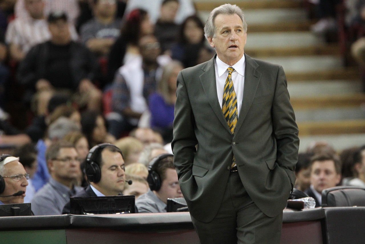 略被舆论绑 略被舆论绑