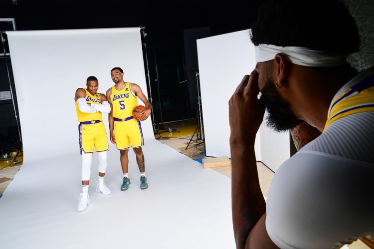 与强突位的 与强突位的