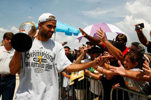 次品牌与竞 次品牌与竞